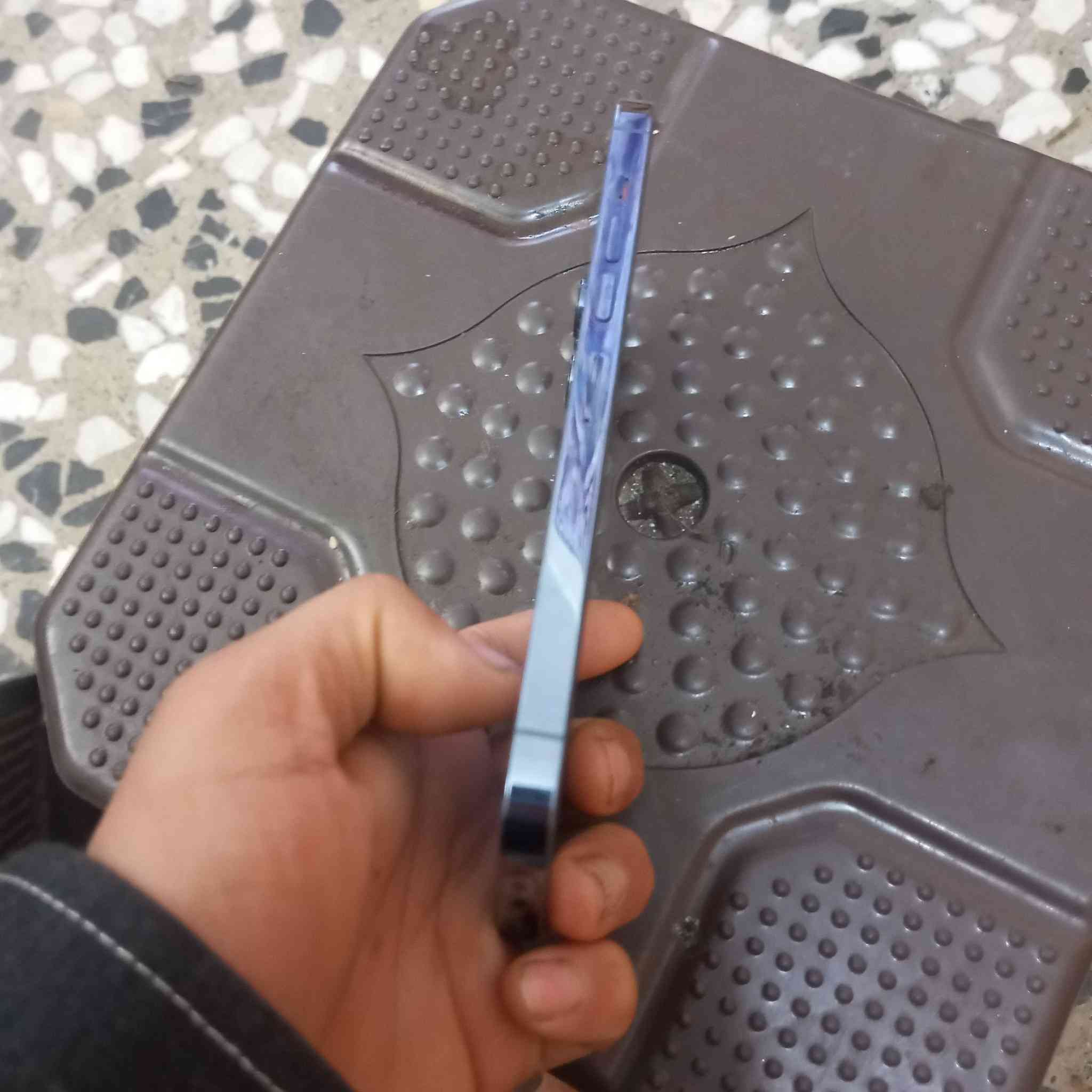 تلفون لبيع ايفون 13نضافه 100من100اتصال على هذا الرقم ***********
