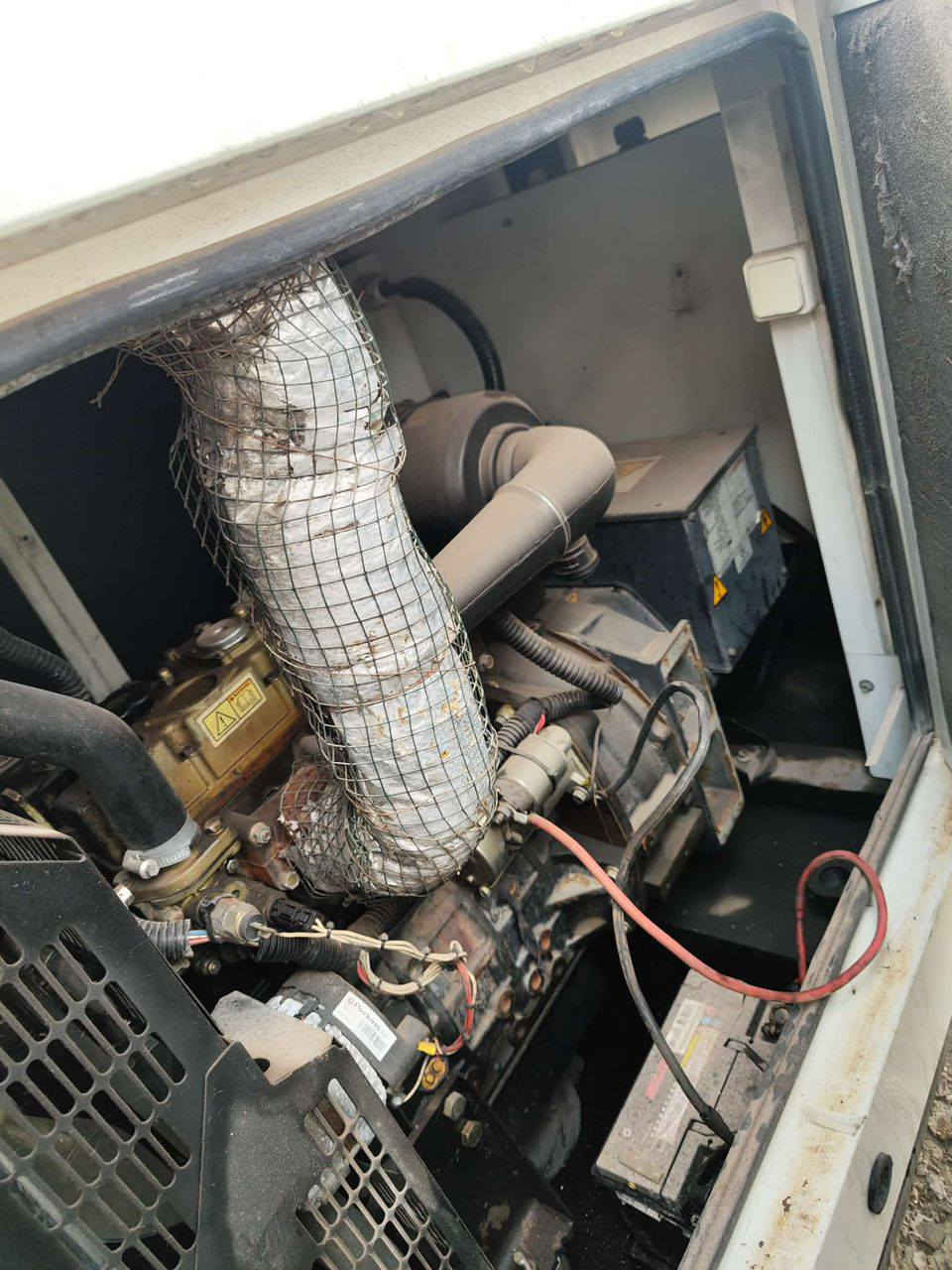 بيركنز 404 💪
Perkins 404

⚡ 22KVA 
كتم اوروبي
شبه جديد ✨
شغالات أقل من الف ساعة عمل
جاهزين للشغل مباشرة بكفاءة واعتمادية عالية 🔥


**إذا كنت صاحب هذا الإعلان وتريد حذفه لأي سبب، رجاءا أرسل رسالة إلى الدعم الفني**