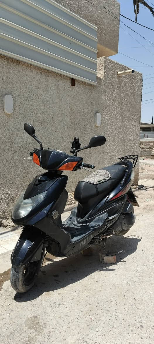 سكنس فحل موديل 2010 مفوله اي نقص مابيها بلادي كدامكم محرك برغي ما مفتوح بيها سعر 850 وبيها مجال ***********
