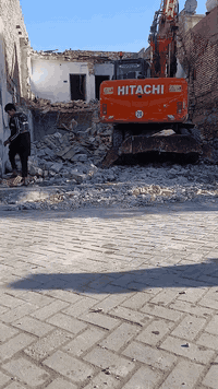 🛠️ هدم الدور والبنايات – تفليش المنازل والمباني  
📞 *********** _أبو ياسر 
📍 بغداد – جميع المناطق
✓ هدم الدور والبنايات السكنية
✓ تفليش المباني والبيوت بجميع الأحجام
✓ رفع الأنقاض بسرعة وكفاءة
✓ ترميم المنازل والبنايات بجودة عالية جداً
✓ أنسب الأسعار
