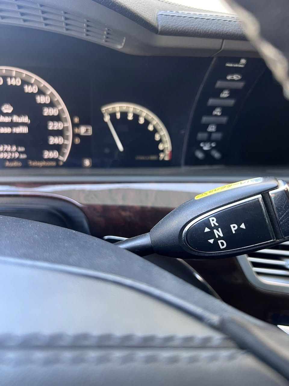 سلام عليكم مارسدس s550السياره كفاله من كل شي كصه تبديل صبغ شاصي اصلي ما ملعوب بي كير مكينه حداديه تبريد كله بلادي وارد يابان بطاريه جديده تخم تاير جديد ادامه كامله اي كلوب ما مشتغل بلعينه مديل 2010 السعر المطلوب 100$وبيها مجال رقم***********
