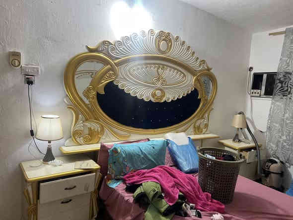 غرفه للبيع بسعر مناسب.
***********
