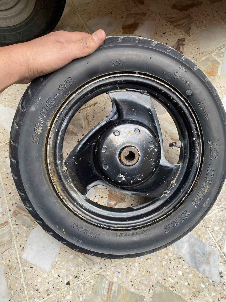 السلام عليكم شباب ويل ماكس عدله بلاديات هنه وتايراتهن مكاني بلديات ***********
