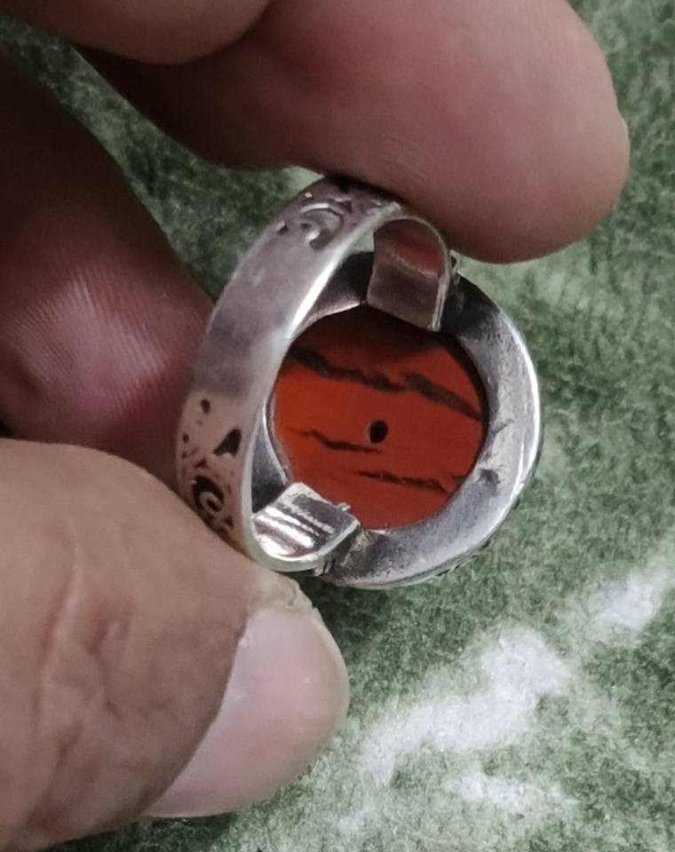 خاتم قنداش قديم للبيع او المراوس ***********
