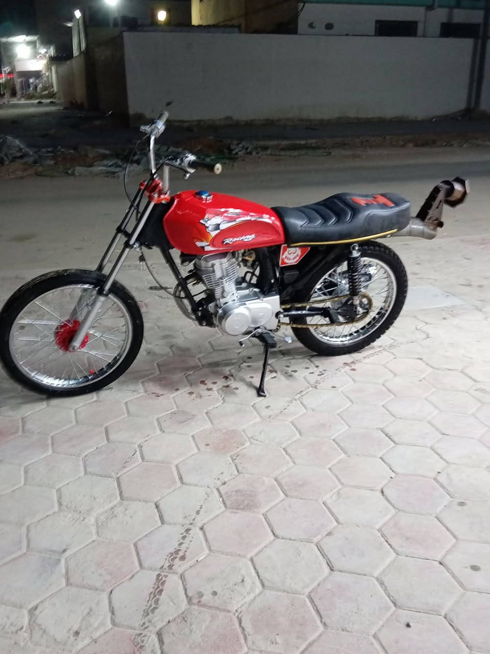 سلام عليكم الماطور لبيع نضافه كدام عينك توه معمر شاصي ١٦ رشه ولباقي كله خمسه وعشرين نامه اصلي سعر 750! وبيه مجال حك جيه وي واحد يفكر يصير لوتي لا يطب احسله


**إذا كنت صاحب هذا الإعلان وتريد حذفه لأي سبب، رجاءا أرسل رسالة إلى الدعم الفني**