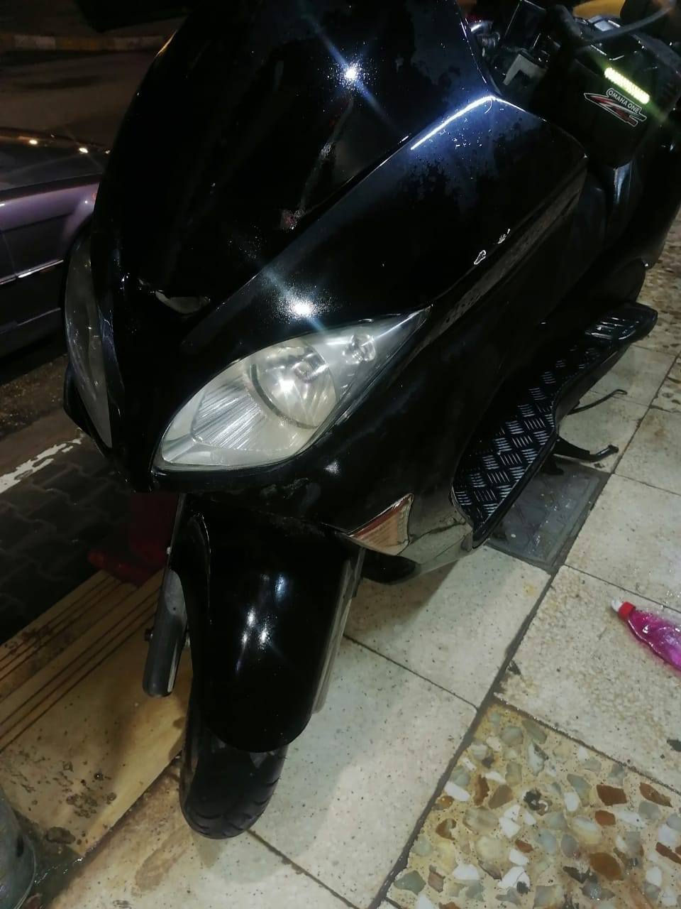 سلام عليكم ورحمة الله وبركاته
فورزه 8/0 نضافه 90💯 دراجه ماشيه 50 كفاله عامه 
اغرضه كله بلدي دراجه مال جني  الله شاهد ومكلف بل نشر العنوان الكوت حي الحكيم ***********
