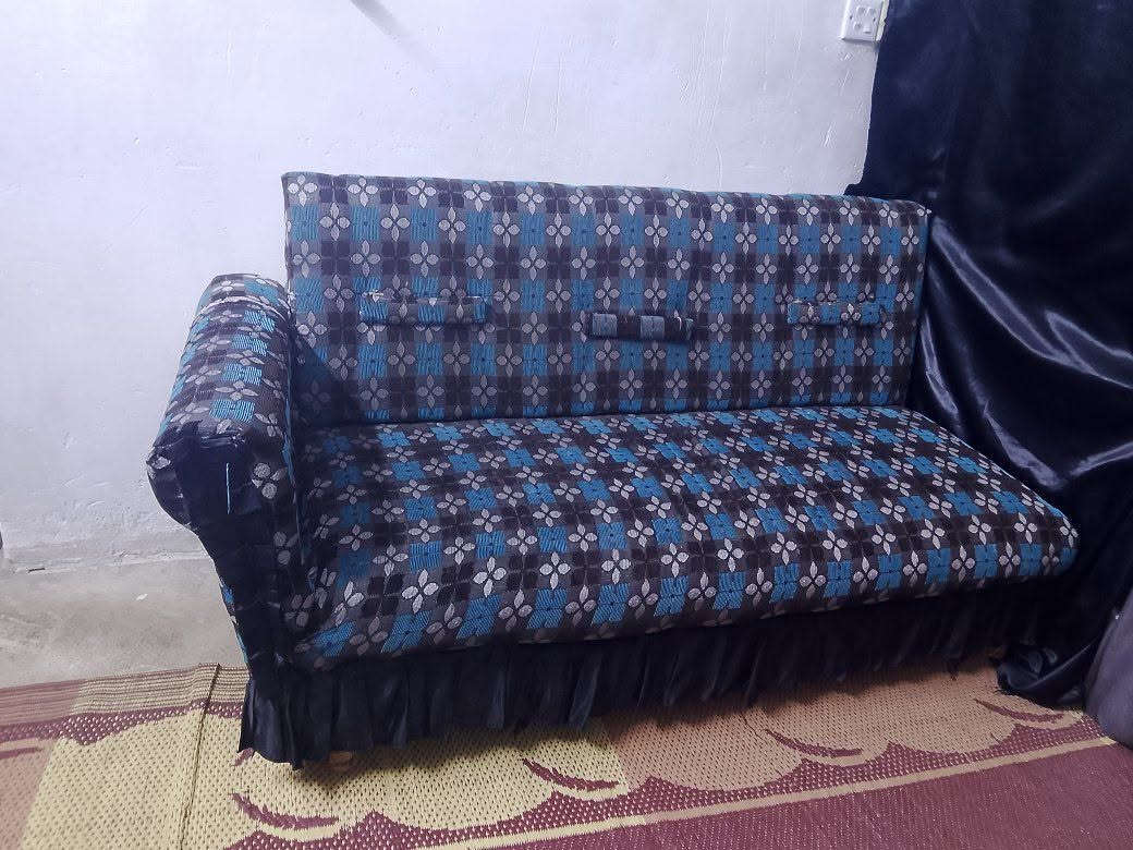 للبيع ديوان قديم كل واحد 175الف 
يفيدك طب خاص


**إذا كنت صاحب هذا الإعلان وتريد حذفه لأي سبب، رجاءا أرسل رسالة إلى الدعم الفني**