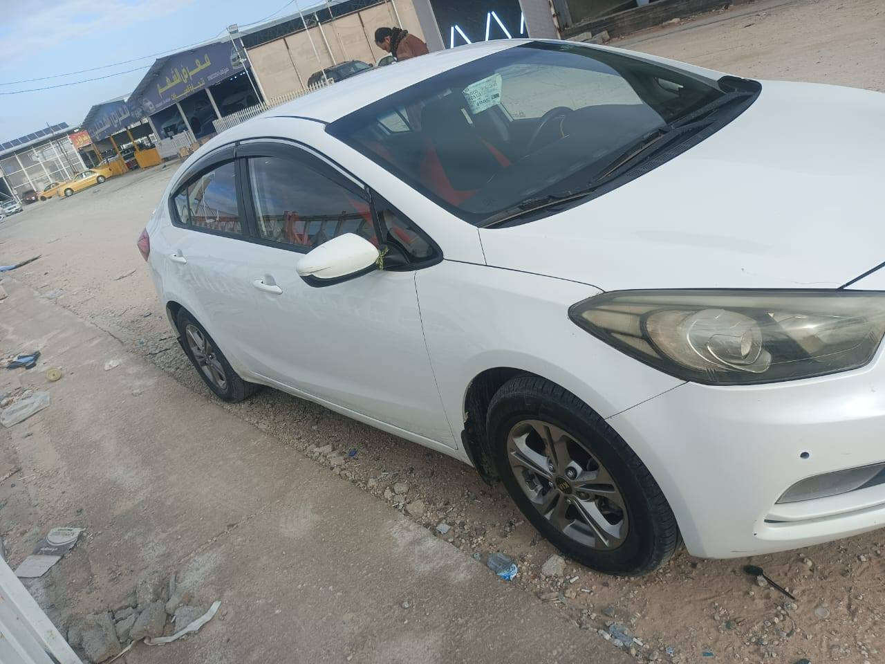 كيه سيراتو موديل 2014 رقم جديد انكليزي  بيها صبغ جاملغ الامامي مكلف بلنشر ***********
