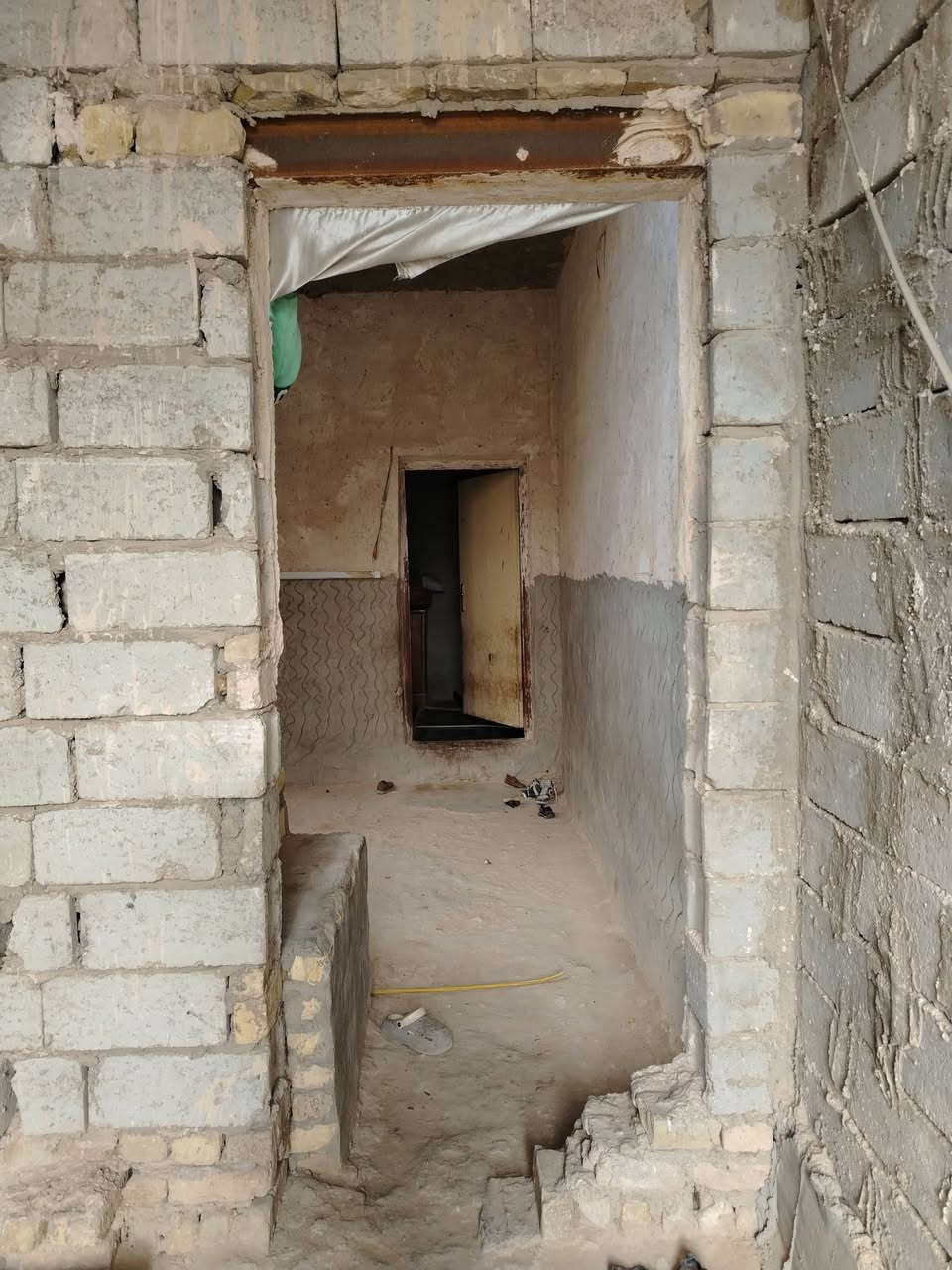 بيت للبيع مساحه 100م مكان كوفه شارع المعمل شارع السبيس السعر 17 او بي مجال للطيبين ***********)) ***********
