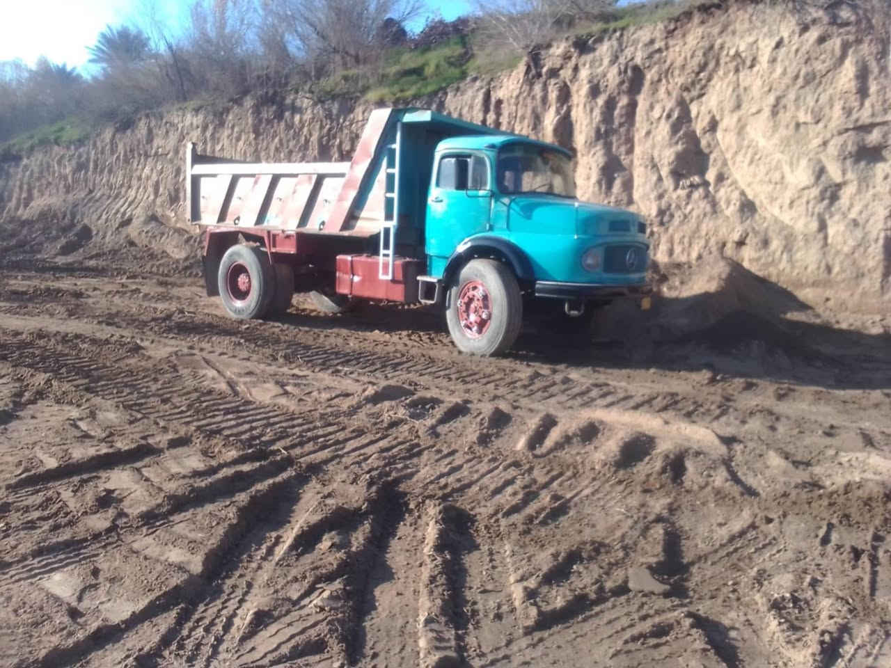 السلام عليكم ( قجمه لبيع موديل ٨٠ استلام شركه مكينه مجفته كير بلاد شاصي مكفول اكسل بلاد رقم بغداد بسمي صبغ بجم فقط باقي بلاد ) الاستفسار ع رقم ***********العنوان ديالى بعقوبه
