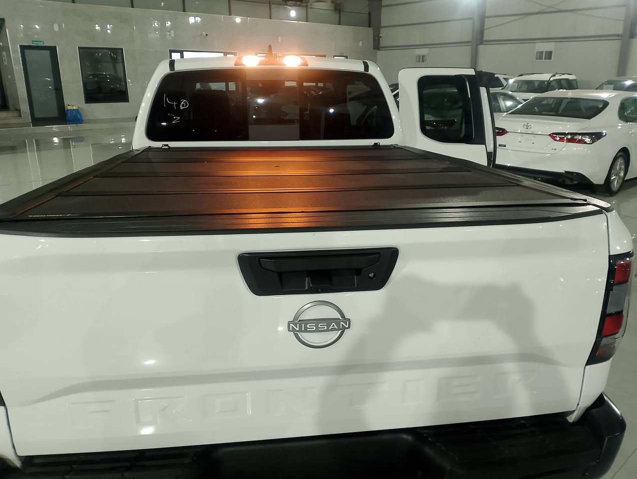 نیسان فورتنر 2025  ماشیه 200کیلو بعدمام رقم زیرو گیر اوتوماتیك ست سلندر سعر220ورقه مکانی کلار***********
