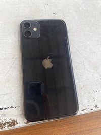 آيفون ١١ • ذاكرة ٦٤ • بطارية ٧٦%