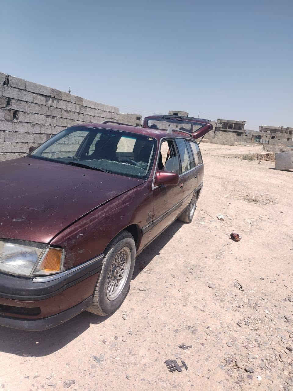 سلام عليكم للبيع
اوبل ستيشن 
موديل ١٩٩١
السياره بلاديه وشرط
رقم كركوك كامل تروح تحول على انكليزي والحساب مدفوع كامل مكمل بس تبصم وتحول وبلعافيه على شراي 
شرط محرك كير
‏شرط الكهربائيات كاملة 
 السعر ٢٨$ 
الهاتف
***********
