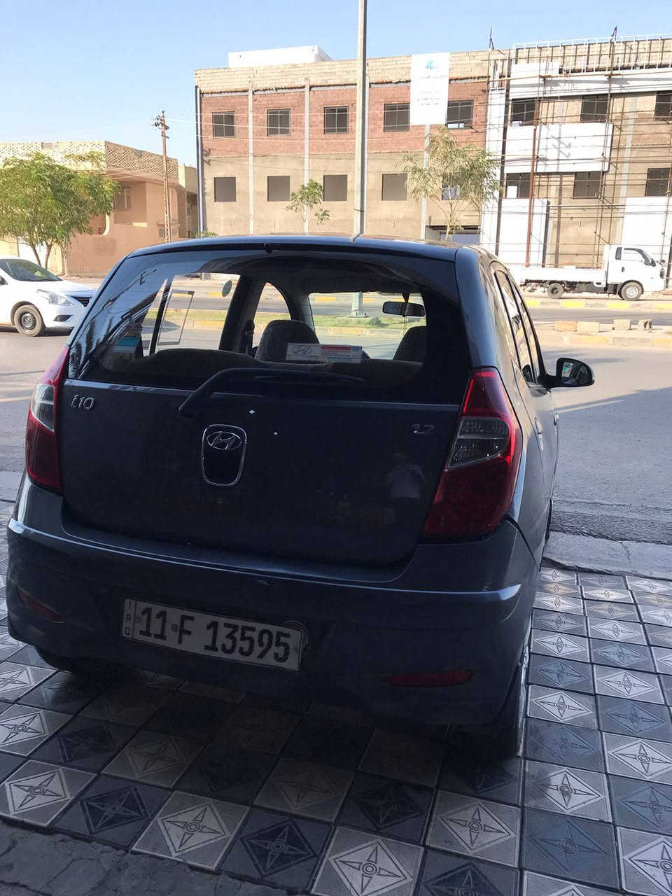 سيارة اي تن خليجي
موديل : 2015
محرك : 1200اوتماتيك
ماشية : 68
سنوية : 2030
كير ومحرك مكفول 
بيها صبغ : قطعة  صغيرة جاملغ الخلفي 
هزة و رقم بغداد بسمي شخصيا 
السيارة مال بيت 
سعرها 77$ 
الاتصال على الرقم ***********
