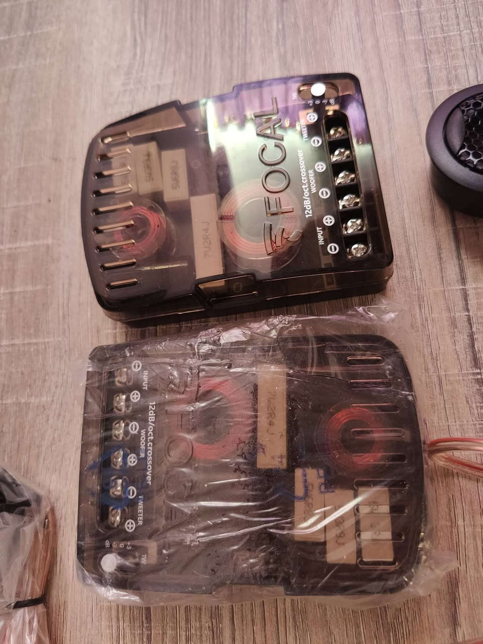 focal access 165as  
سيت سبيكرات ماركة فوكال الفرنسية 
يحتوي على ٢ فول رينج
٢ تويتر 
٢ كروس اوفر 
السعر ٨٥ الف نهائي رجاء ، مابي مجال


**إذا كنت صاحب هذا الإعلان وتريد حذفه لأي سبب، رجاءا أرسل رسالة إلى الدعم الفني**