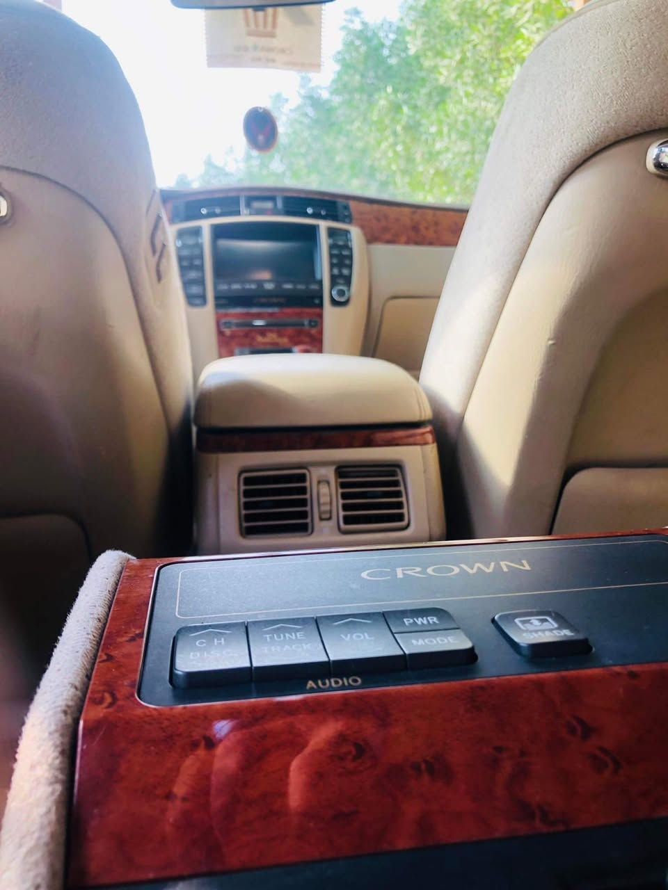 تحيه طيبه ❤️
تيوتا كراون ((شاهينه )) 50Athlete

مديل ((2004)) خمسينيه 

شاصي  182

السياره قرار ((٤٨)) كركوك  مداور وين ما يعجبك هزه جديده  رقم الدولي 

السعر 160 وبيه مجال شي بصيط حك الجيه،،،،،،،،،،، 

مكينه (3000) شرط استوني شاده

٣دكم 

داخل بيجي  ملكي ،،،،،،

برده خلفيه اوتو ،،،،،،،

 سيدي جنجر ٦ اقراص +خزن،،،،،،،

كامره دواره،،،،،،،،،

ستيرن كهرباء + تحكم استيرن جهتين ،،،،،،،

نضام TRC +VSC مانع انزلاق(ABS)

دبلات اسبور رياضي ،،،،،،،،

نضام ECO،،،،،،،،

 نضام صوتي استريو ،،،،،،،،،

شاشه +ملاحه،،،،،،،  

 جام ٤ اوتو  ،،،،،،،،

نضام ترحيب،،،،،،،،

 تخم ويلات  +تايرات حاوي شرط  باتري جديد،،،،،،،،

 لايت زنون 

+بلاجكتور زنون بلادي،،،،،،،،

مري شفط +ترحيب ،،،،،،

٥ بصمات ،،،،،،

كروز سرعه

حداديه ستوني مسويه شرط زيرو ،،،،،،،،

 السياره تحويرته الجوه نجف مشط لكزز يسره بلاد +ABS 

وبنسبه للفوك امارات شغل مضبوط  شرط كل كهربائياته شغاله ،،،،،،،

رقم نكليزي مشروع وطني

مكان السياره حله

***********
