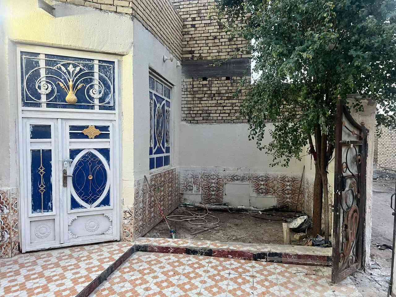 #يالله (اللهم صل على محمد وآل محمد)

#بيت زراعي 200 متر للبيع 🔑

#يحتوي على غرفتين وصاله ومطبخ وإستقبال وحمامات خارجيه وداخليه بيت كلش مرتب 😊

#خدمات كامله ماي ومجاري وكهرباء وانترنت ضوئي بالباب 👍

#العنوان ناحية أور (السديناويه) حي الرحمن فرع أفران ليان #البناء بلوك كهربائي عكاده

#السعر واي تفاصيل التواصل على الرقم ***********
