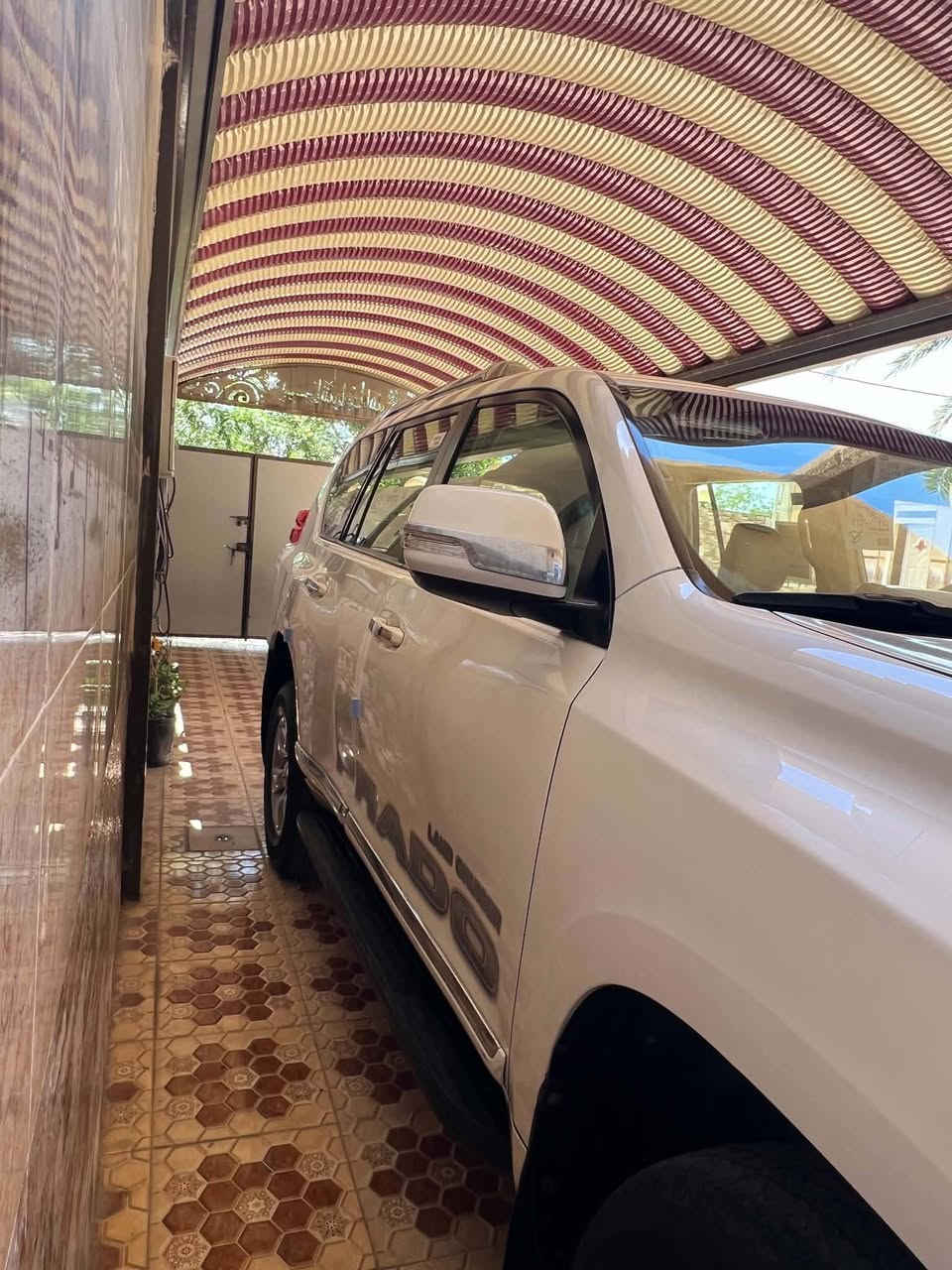 السلام عليكم برادو خليجي موديل ٢٠١٣ رقم بغداد محرك ٦ فول مواصفات  السعر ٢٧٠  ***********
