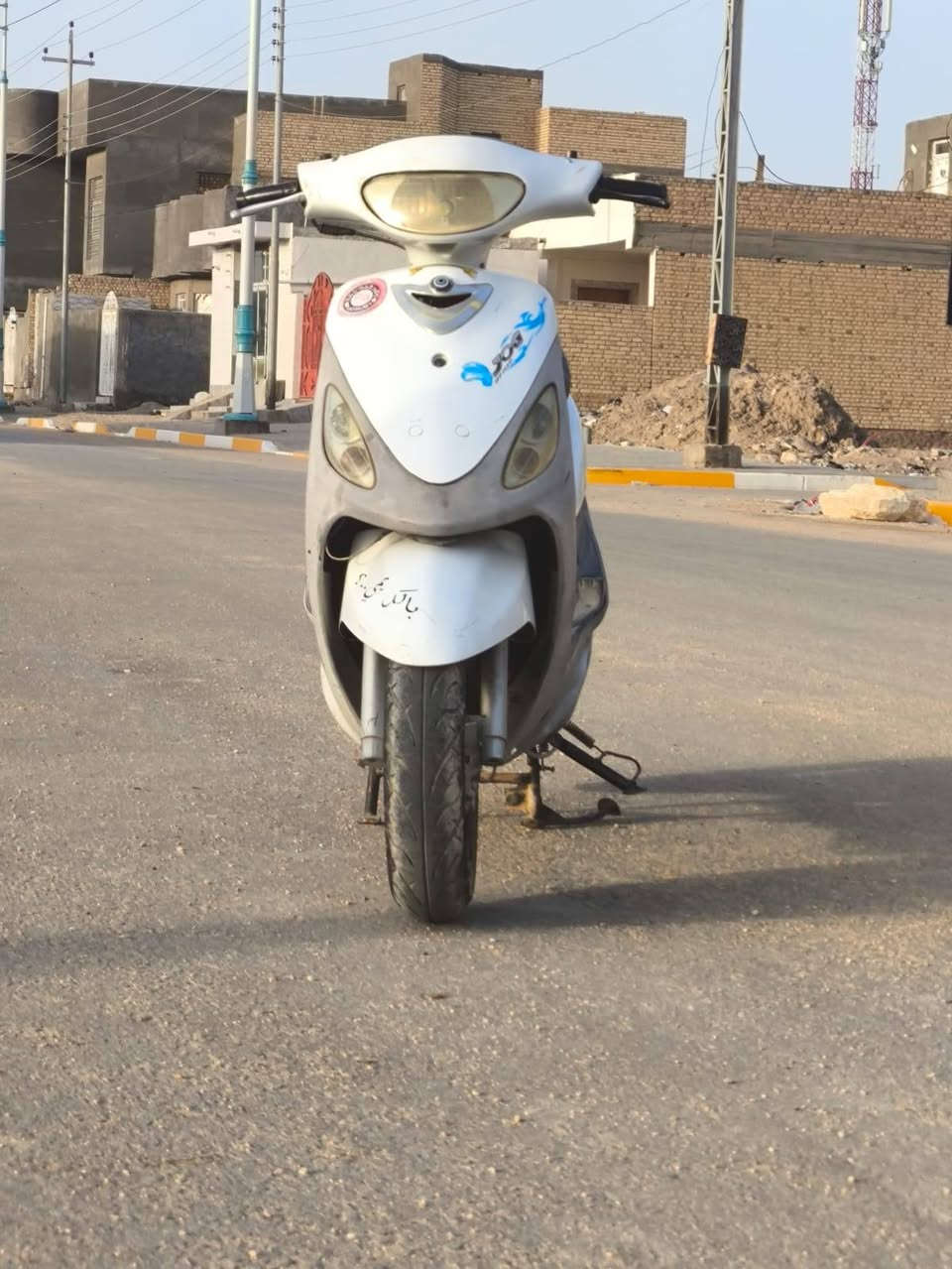 سلام عليكم ماكس منغولي للبيع الدراجه مفتوحه مبدل بيها بستم فقط كهربائيات كلها شغاله هورن سلف هندر اشاير لايت عالي ناصي  دشبول كلهم شغالين تايرات جدد باتري جديد ولباقي شوفت عينك  رقم تلفوني *********** العنوان بسماوه ال معالي قرب محطة الغاز  السعر 650
