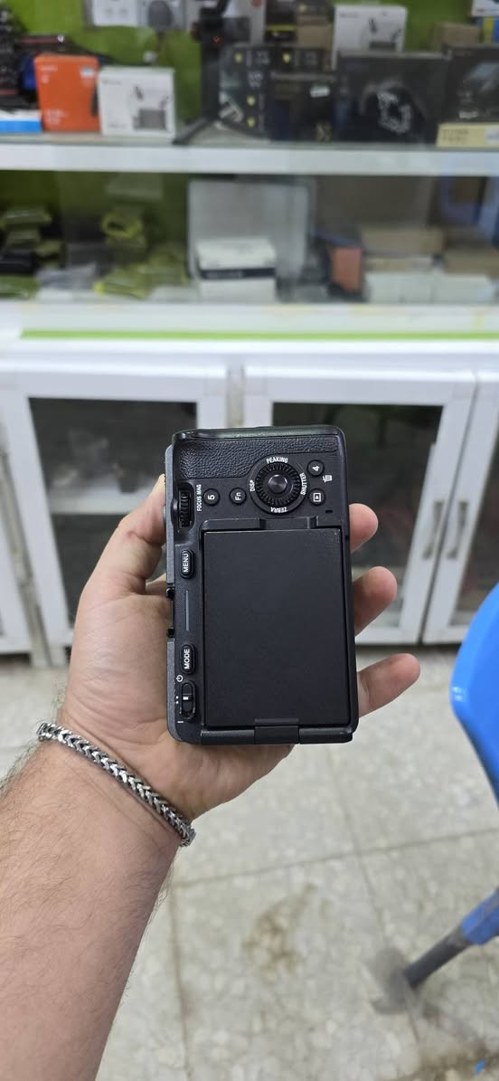 SONY.FX3 
سعر بدي فقط  4ملاين و200الف
GM.24.70 F2.8 
سعر عدسه فقط  مليون و500الف
نضافة بدي وعدسه 99% وكامل ملحقات
 حزام شاحن بطاريه هود وقبات جنطه
 ***********
***********
