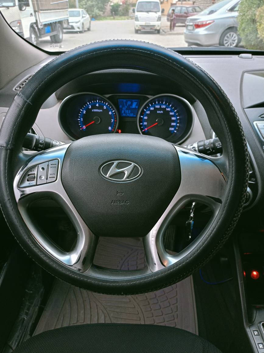 تۆکسۆن مۆدێل ٢٠١٢ لۆک لۆک بورغی بانەدراوە وەک شەریکە ماوەتەوە.
گێڕ و مەکینە بەشەرت 
پۆستاڵ
پەردە
ڤۆلیۆم
ناو کرێمی 
چوار تایەی لۆک.
بلوتوس 
رەقەم و سەنەوی تازە
بەناوی خۆمەوەیە 
ماوەی ڕۆیشتنی ١٤٠ 
بێ سبوغ بێ لێدراو تەنها سندوقی چوار پەنجە بەخی هەیە. 
بۆ پەیوەندیکردن.. ***********

تکایە مشتەری نیت تێڵ مەکە... كيفري, ديالى
