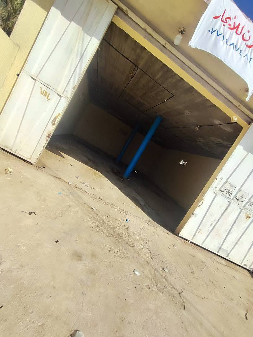 مخزن للايجار المساحه 160متر الطول 16م العرض 10متر الارتفاع 5م صب مسلح كربلاء شارع بغداد عامود 102 الاستفسار ***********
