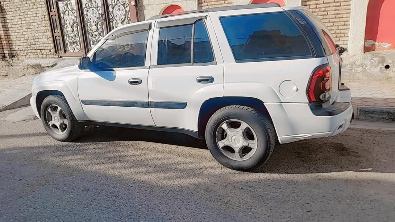 السلام عليكم بلايزر مزاد داخليه قياده شرطه واسط موديل ٢٠٠٥ السياره جاهزه نقص فقط غاز تبريد بس تشحنها يعني مكاني واسط الكوت *********** السعر ٦٥ وبيها مجال شي قليل
