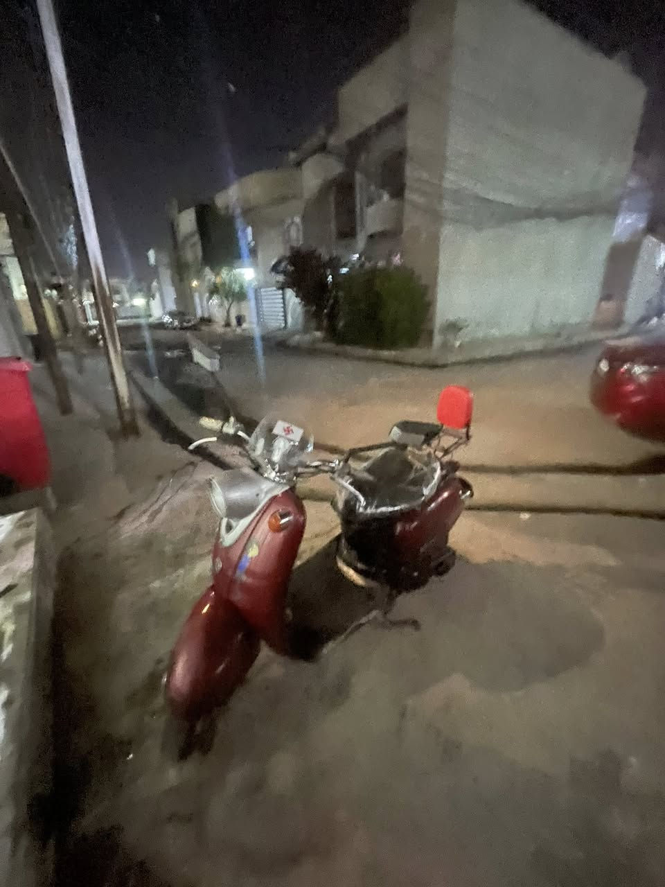 سلام عليكم عبد لحليم فحل للبيع كلها عل بلاد محرك كبس كابريتر بلادي اشاير عدادات كله شغال محرك اخرس /***********
