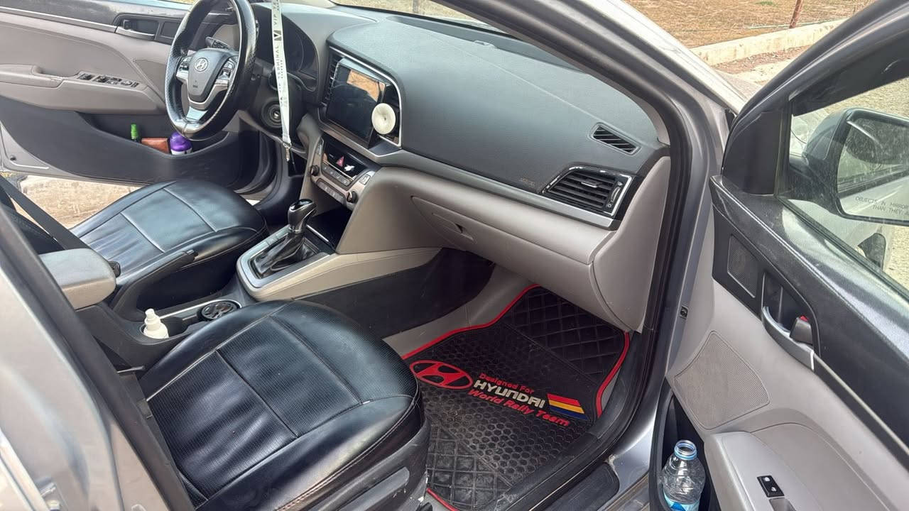 - السلام عليكم شلون الطيبين 
- هونداي النترا 2017 
- مواصفاتها معروفه 
- حادثها بامريكا جاملغ جه السايق
- صور الحادث موجوده 
- السياره بدون ايرباك
- بالعراق صارت بيها طخه بالجاملغ جه الصدر 
- السياره حلوه ونضيفه وكاعده 
- مكانها بغداد الكرخ ***********
- السعر 122 وبيها مجال
