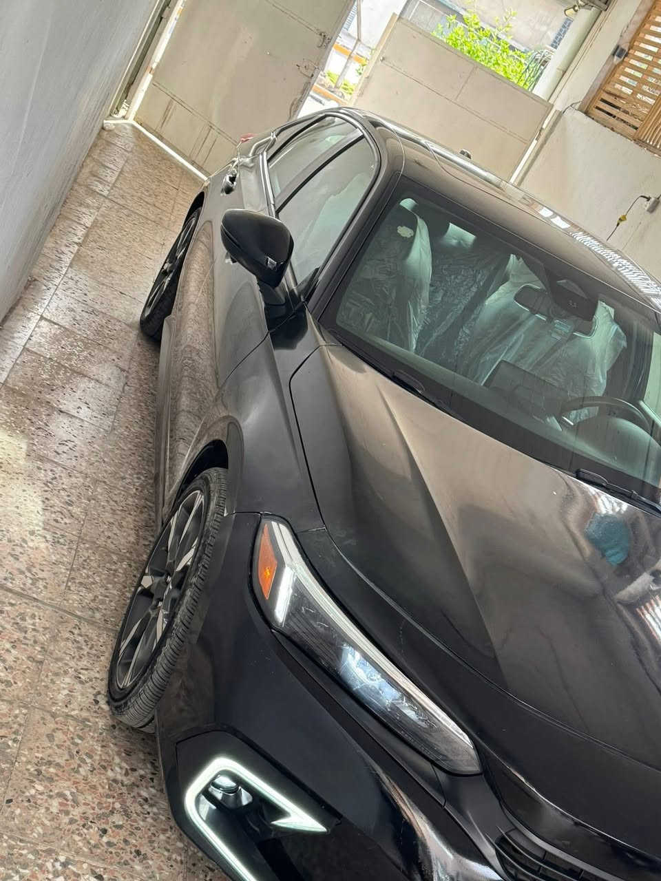 هوندا سيفيك موديل 2025فة تورنك معروفه موصفاته سياره فول
تحديد مسار 
تثبيت سرعه
رادارات 
حساسات 
تدفه كشنات 
فتحه 
سستم صوت boos
كشنات كهربائيه 
شحن واير ليس
ماشيه 20الف 
سياره به قطعتين بنيد من امريكا 
وباب وره سايق صاير بي صبغ ع كد ضربه 
سياره خير من الله 
للبيع او مراوس حسب قناعه 
***********
