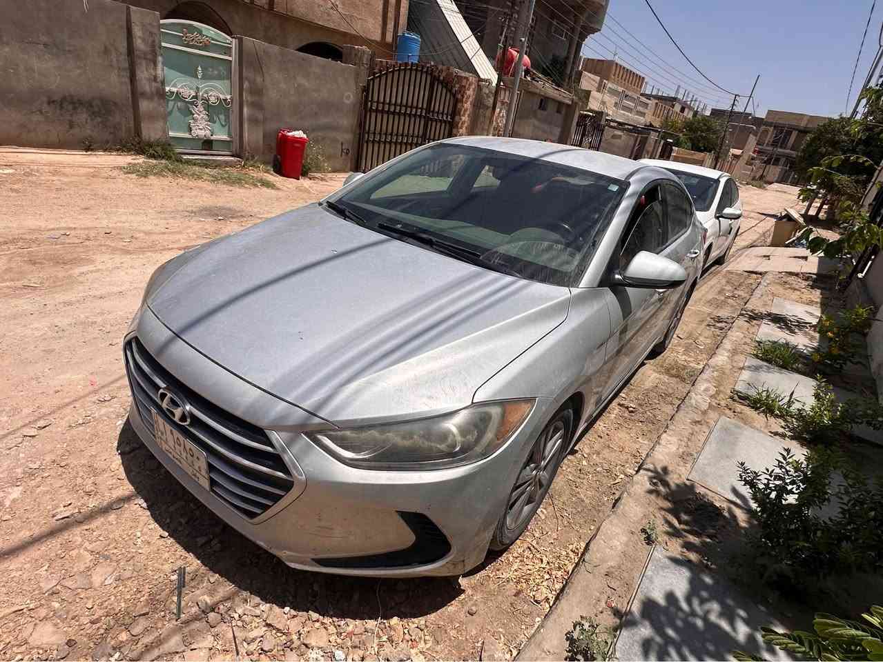 السلام عليكم 
النترا 2018 امريكي رقم بابل بسمي  سنويه نافذه 
بيه قطعتين صبغ 
مناقصه اي شي بس حمام وبولش 
سونار مرفق 
محرك دوش 1800
مكان بابل 
السعر 110 
*********** بغداد, العراق
