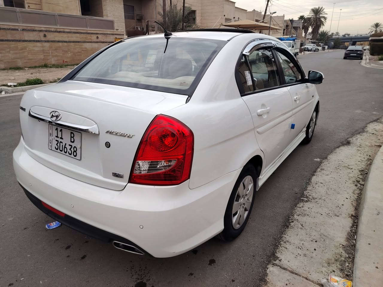 لبيع هونداي اكسنت 2011 خليجي مكينه 1600 رقم بغداد باسمي هزه ورقم انكليزي جديد كبل تحويل مكفوله من الضربه والصبغ كل نقص مابيه ماشيه 180 الف مكينه كير مكفولات السياره نضيفه شاشه كامره دواره اشاير بل مري فتحت سقف منضومة زنون  السعر 105 مكاني بغداد الكرخ (***********)
