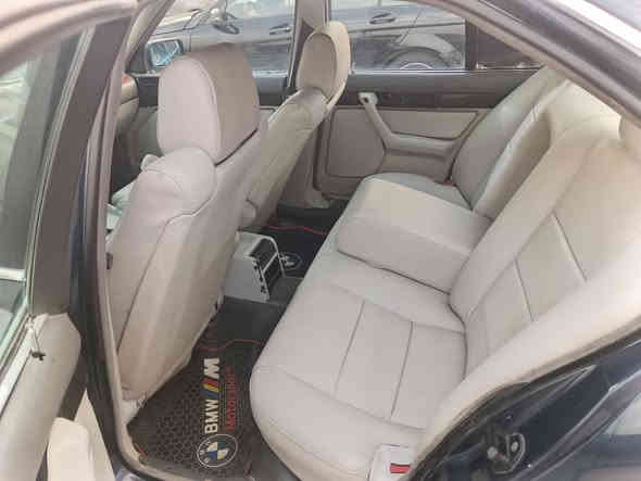 Bmw525 
 للبيع بي ام 525 عدل موديل 1991 
محدث 1995
كير اوتو
جام 4 كهرباء 
لايت عالي زنون  
سلايت شغال طكتين
 ايرباك 
غرفتها نضيفه 
رقم الانبار  تستلم مني رقم جديد 
السعر 70

***********
