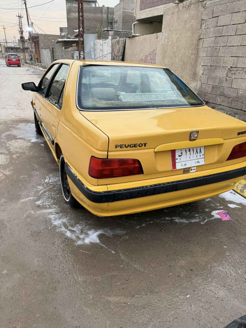 سلام عليكم بيجو بارس  ٢٠١٥
سياره نضيفه ما مشتغله تكسي 
بيه صبغ باب جاملغ خلفي  حوض مكفول 
اثر شخط مكينه كير صدر تبريد كله جديد 
تخم  تاير تحويل مباشر دوشمه جديده 
سياره متصرف عليه ربع ماشيه ١٧٦ 
مكاني بغداد زعفرانيه *********** سعر ٤٥ وبيه  مجال
