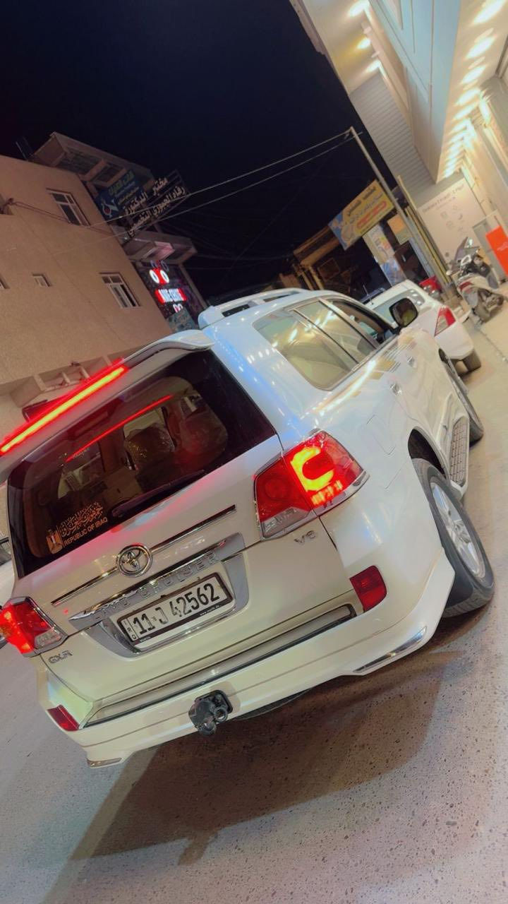 للبيع لاند كروز موديل 2014 السياره فطيم ماشيه 155 الف حقيقي السياره كفاله عامه ماعدى صبغ بسيط بالدعاميه الخلفيه مكاني بابل الحله او بغداد رايدها 41000 عراقي اربع شدات وعشره 
***********
