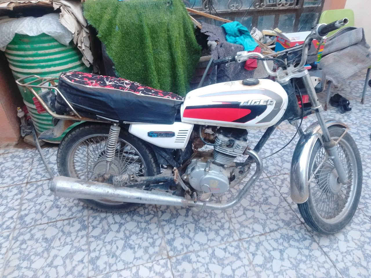 سلام عليكم
درجات للبيع كلمن وسعره الحمره انتنس تعمير كله جديد موديل 2016تعمير كله 2025سعره 600وبيه مجال قليل 
وتايكر موديل 2021كهربايات كله شغاله السعر 350 اوراق سكنر ضايعه موديل بليته ورقم شاصي مكان كربلاء الحسينيه هاذه رقم ***********
