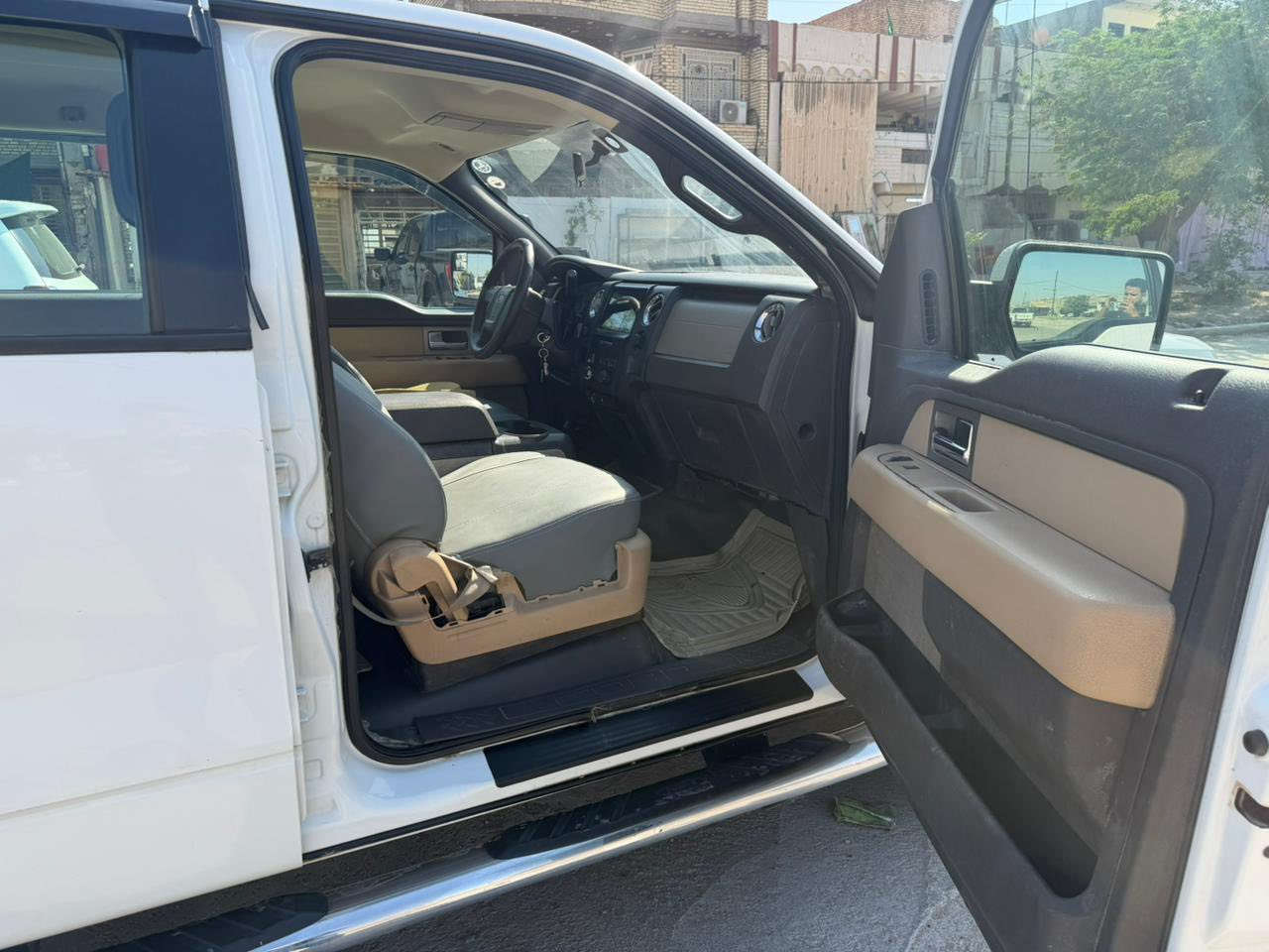 سلام عليكم فورد F150موديل 11رقم اربيل بسمي
محرك 8 المحرك المرغوب القتصادي 5.0
مكينه كير حدايه تبريد وي سويج شرط ثلج
تخم تاير جديد تشغيل عن بعد
سياره ربع مذب عليه مسويله ادامه قبل شهر بالشمال لكلشي للبيع او مراوس حسب القناعه
السعر 140 وبي مجال
***********
