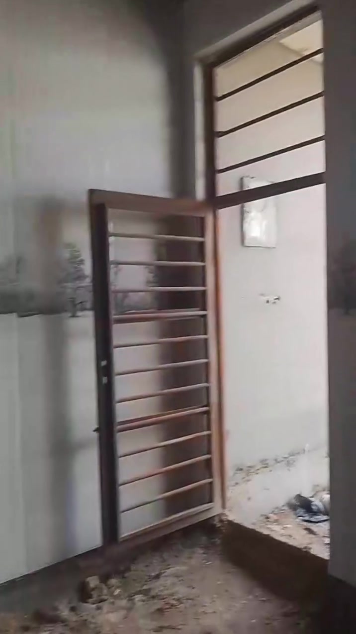 السلام عليكم عندي عمل سيراميك جداري في محافظة ميسان متوفر سكن في موقع العمل سعر البيت ٨٠٠ ألف كباله يتكون من مطبخ حار وبارد وحمام وتواليت عدد ٢ الاتصال على الرقم ***********
