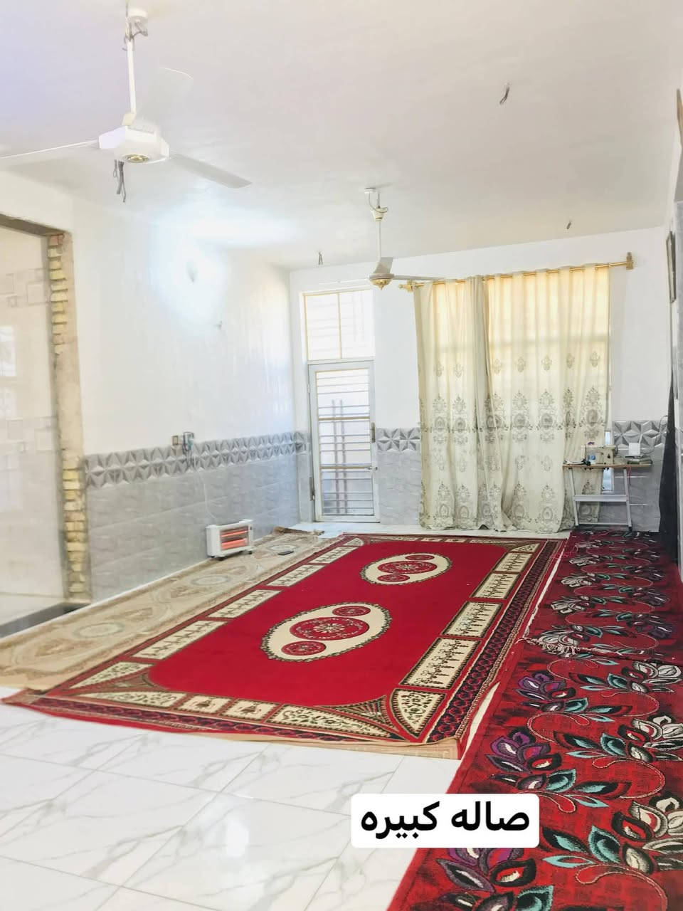 ياالله دار للبيع المساحه250م طابو صرف جاهز للسكان البيت يتكون من غرفتين نوم وحده سويت 
وصاله كبيره ومطبخ حار وبارد صحيات خارجي وداخلي بناء البيت2024 بناء طابوك صب مسلح 
العنوان طويريج ام الهوى شارع الحمداني الاستفسار مراسله صفحه او الاتصال على الارقام التاليه او مراجعه مكتب سيد علي النعيمي 
***********
***********
***********
