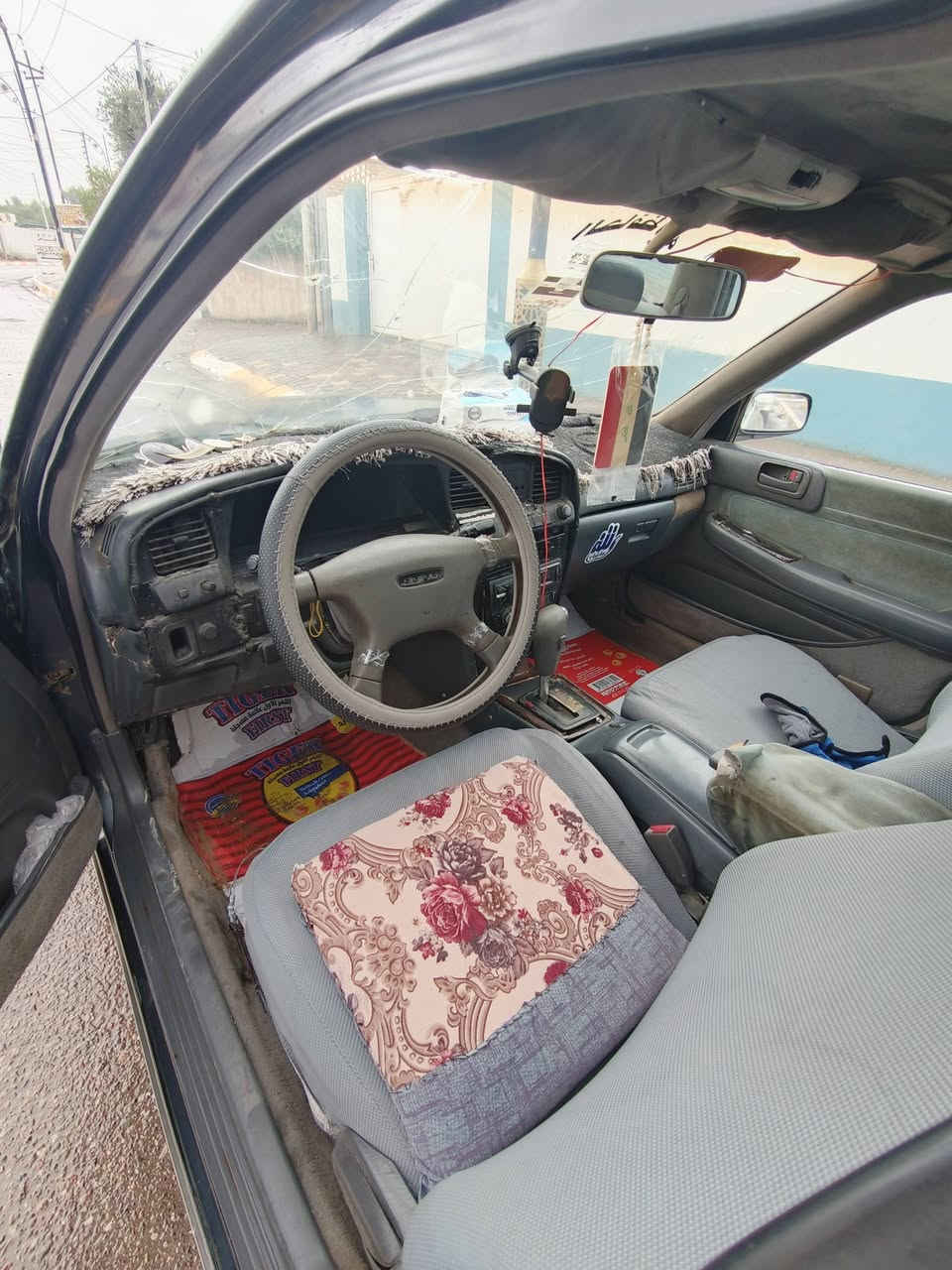 سياره كرسته مصطرة محرك ونجي/95 سنويه حد 30  تبريد  تدفئه  السعر   35 /***********
