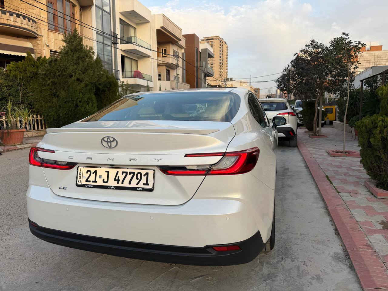 تۆیۆتا کامری  2025 مانكي ١٠ فول LE 
شه ريكه ي ساز زه ماني هه شت سال 
دووسال رون گورين له سه ر شه ريكه 
270 کیلۆمە ترڕۆشتوا
بالي  سه رسنوق ده سكي ده رگا ستيل 
شاشه گه وره كاميرا تبريد له مس به صمه 
  كوشن كاره باي گه ردن نيكل بلاجكتۆر ئاوينه شفت 
سنوق شه فت  ناوده رگا كامري نوسراوه بلاد 
سلايت  گێڕ ئۆتۆماتیک گێڕ عادی
مۆدی لێخوڕینی ( سپۆڕت ، نۆرماڵ ، )
سەنەوی و ژینگەی ٢٠٣١تازه يه 
گێڕ و مەکینەی به شه رت ه 

سعر : لە کۆمێنت داوای بکە ڕاستەوخۆ بۆت دێت 🤖

بێ بۆیاخ بێسارد بێ شوخت
سەیارەکە سفر کیلۆمەترە
رەقەم كراوه به ناوي خۆمە وە یە 

ژمارەی خاوەنەکە ي 
***********
***********
