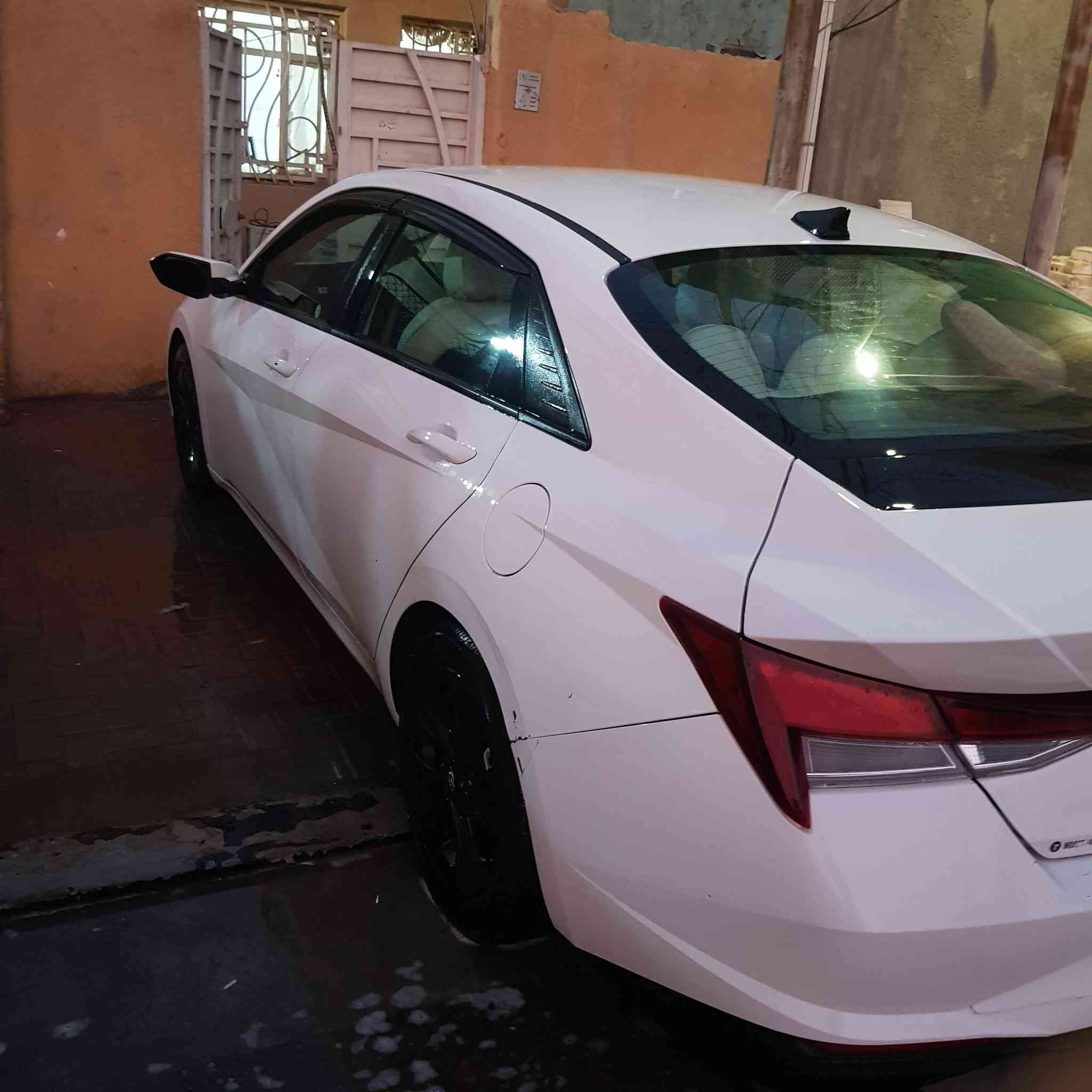 السلام عليكم 
للبيع هونداي النترا موديل 2023
رقم معوقين بغداد باقيلها 3 سنوات حادثها 3 قطع تبديل اصلي بدون قطرة صبغ 
فقط بالدوسه ع كد الباب وبيه بارد قليل بالجهة اليسرى بالباب الخلفي والهلال مال الجاملغ 
مواصفات السياره 
بصمه رادادرات اماميه وبالمري تدفئه بالكشنات تدفئه بالستيرن كشنات جلد طبق الاصل اني مدوشمها 
نقص السياره فقط اللحيه الخلفيه مكسوره 
ماشيه السياره 82 الف ميل 
السعر 145 ورقه 
رقم الموبايل ***********
