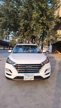 توسان 2021 وارد خليجي مكفول من الصبغ والبارد ماشيه 69الف كيلو السياره ...