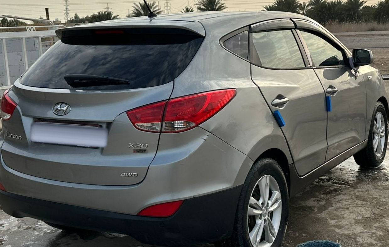 توسان للبيع سياره جاهزه من كلشي كارتون وحلوه مراتبه سياره مرقمه طبق اصل مكينه 200 توربي المرغوبه ***********
