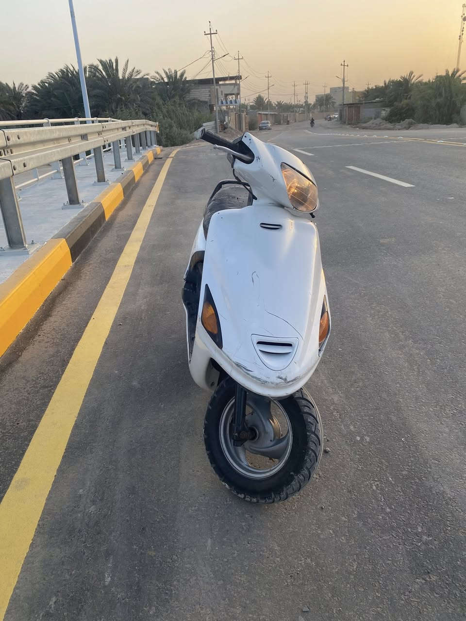 السلام عليكم دراجه فراشه للبيع ياباني محرك ناعم وشكلها مثل ماواضح بل صوره كهربائية يشتغل الايت الكدام والبكلايت الوره دبلات وره وكادام يشتغلن مكينتها حلوه ناعمه عنواني بصره ابو الخصيب السعر ٢٠٠ وبيها مجال هاذ رقمي ***********
