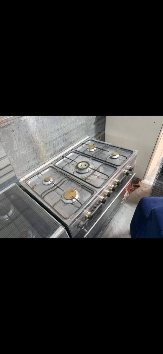 السلام عليكم ديمان حطاطه سعر 250 وبي مجال ديوان ثاني سعره 225 وبي مجال كنتور ابو ثلاث بيبان 125 طبابيخ على 225 ميز بلازما 50 وبي مجال طبلات 75 وبيهن مجال العنوان المدارس المرباك اسعار مناسبه مال تعزيله كله نظيف العنوان بالبلاروما بالمدان بسلمان واصل مجاني *********** ***********
