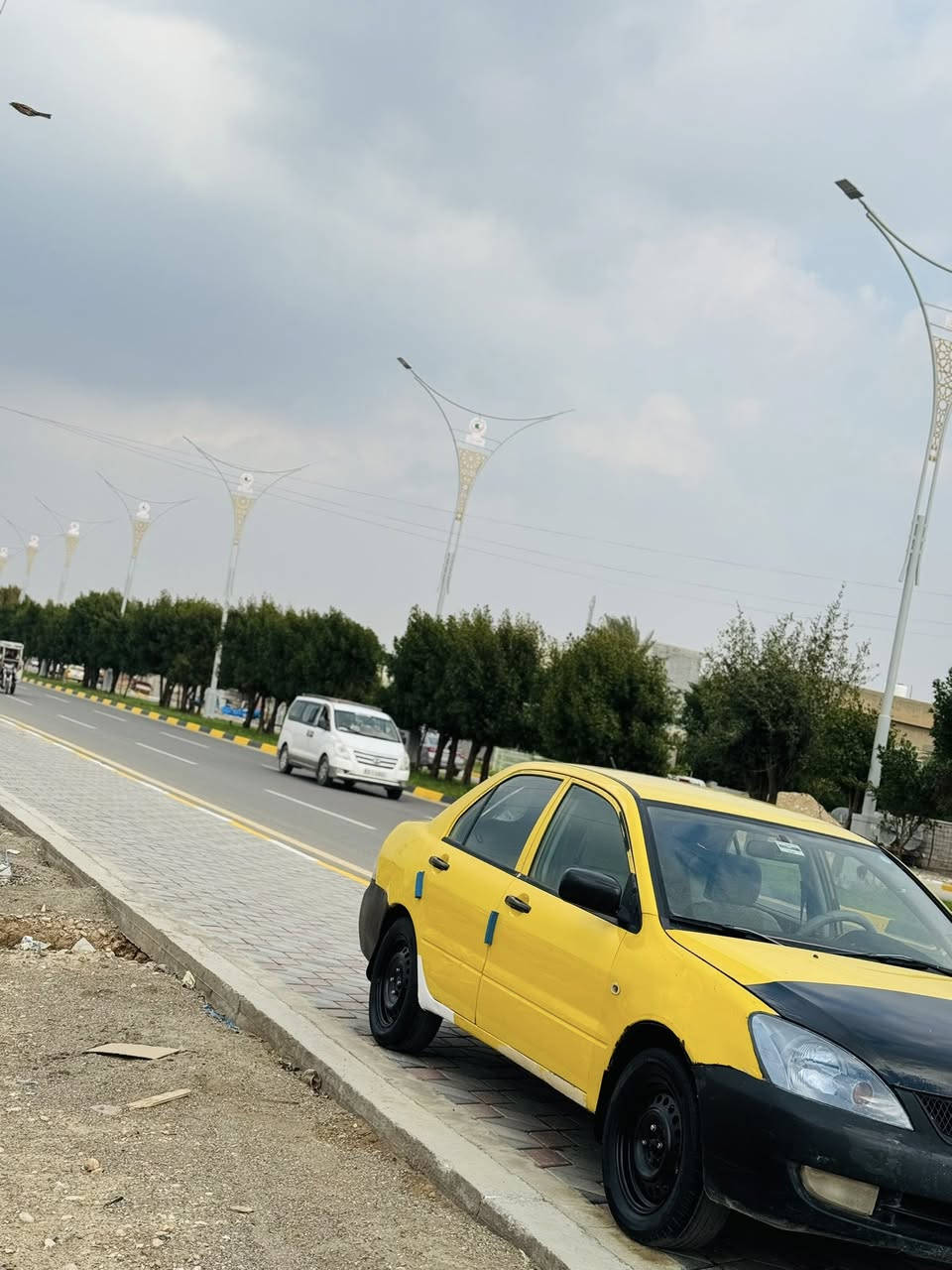 سلام عليكم للبيع لانسر 2010مكينه كير كفاله تخم تاير جديد صدر جديد تبريد ثلج سياره كلش حلوه ونضيفه مصفره هيئه وغرامات السعر62وبيها  مجال كلش بسيط العنوان ديالئ بلدروز لاستفسار***********
