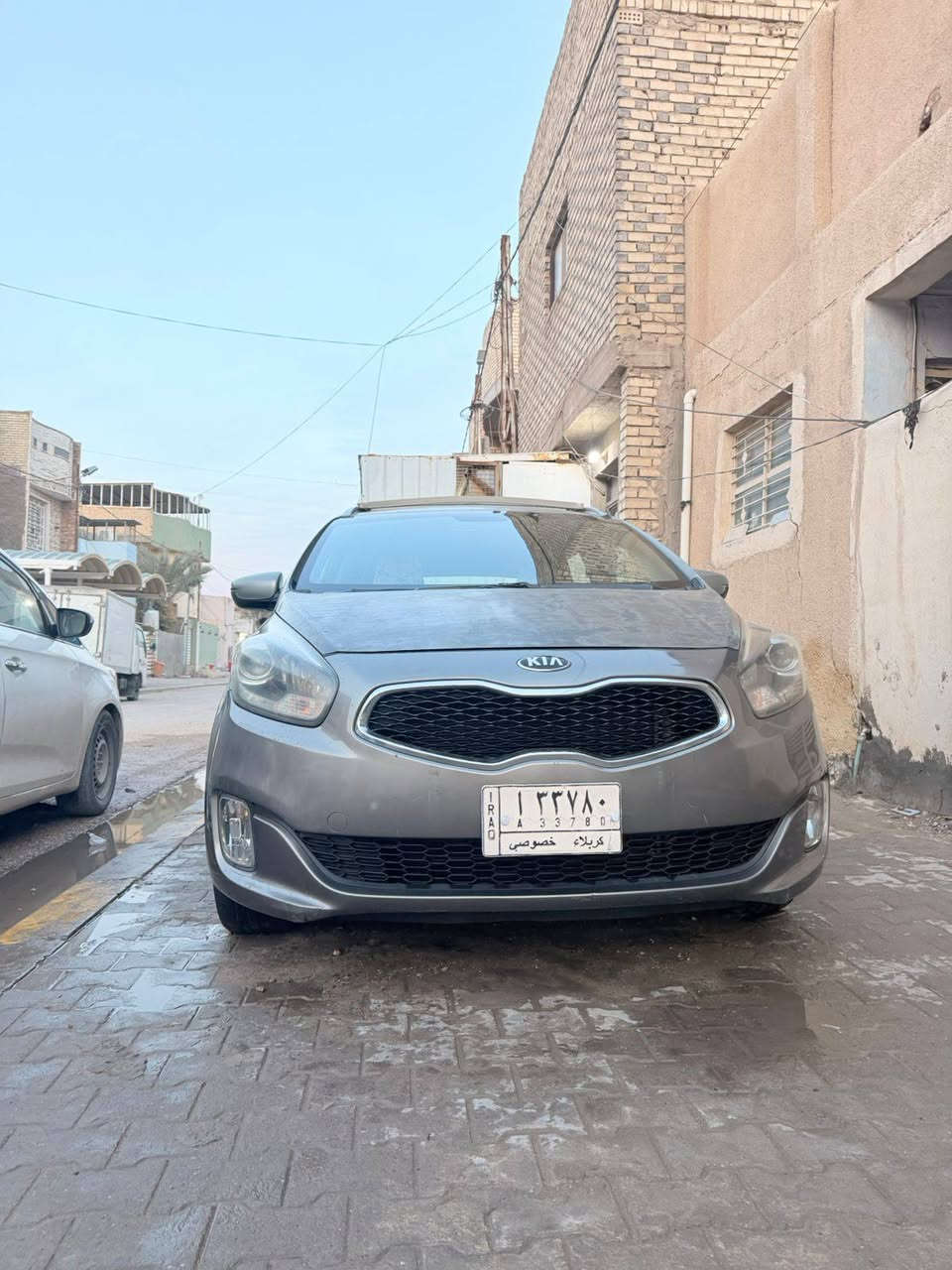 سلام عليكم كيا كارنز موديل ٢٠١٤  السعر ١٣٣ وبيه مجال كفاله عامه من ضربه وصبغ سياره بيه جراد بلنيد والقماره شويه كما موضح بلفديو بيه بارد بسيط بالباب مال السايق قليل ماشيه ٢١٨ وقابل للزيادة الاستفسار ***********
