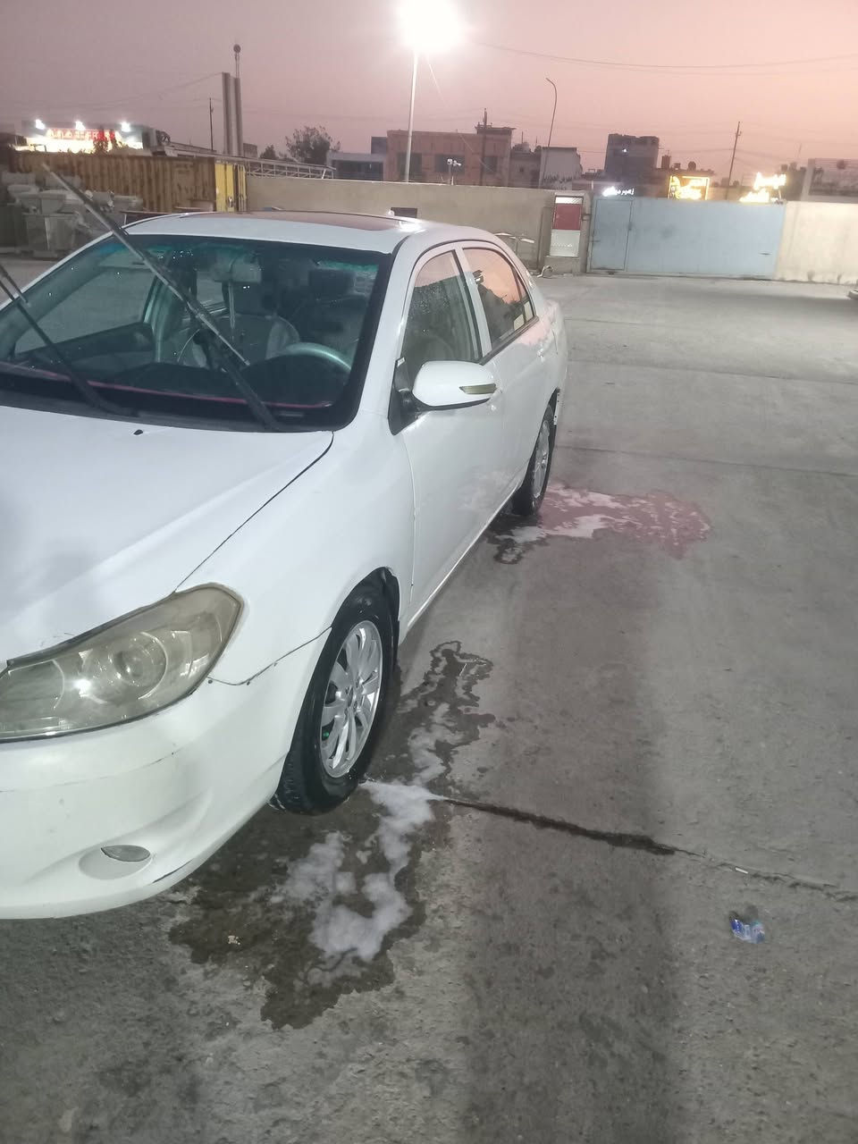 السلام عليكم سيارة بي واي دي ٢٠١٣ بيهه كير عنوان بصرة رقم بغداد سيارة جاهزه من كلشي  السعر 43 للاستفسار ***********
