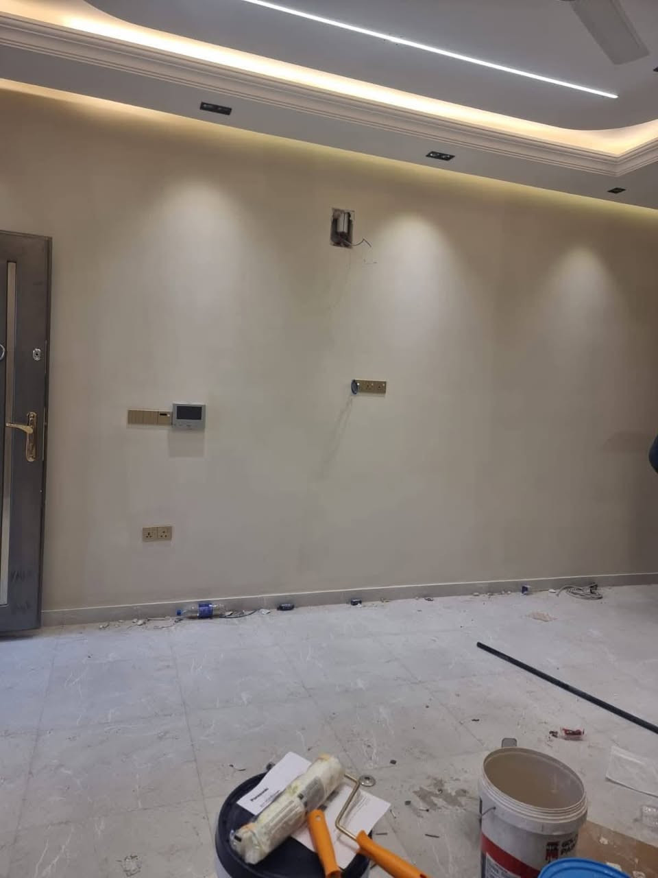 يتوفر كادر صباغ كافه انوع الصباغ الحديثه داخل وخارج العنوان الكاظميه هاتف ***********.
